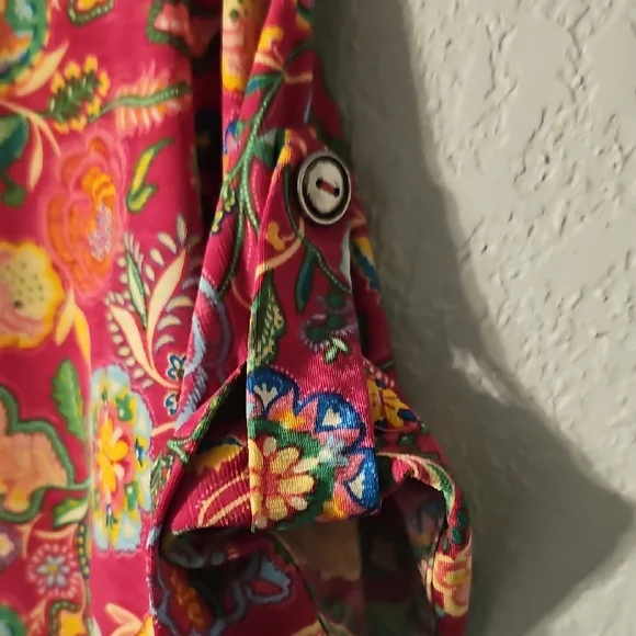 Floral Split-Neck Lizzy Blouse in Bright Pink - Picture 3 of 5